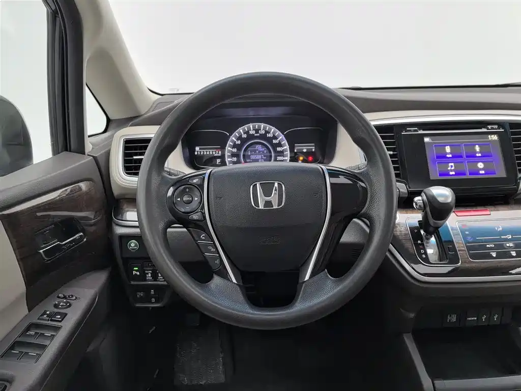 Honda Odyssey 2017 2.4L Luxury Edition фото 11