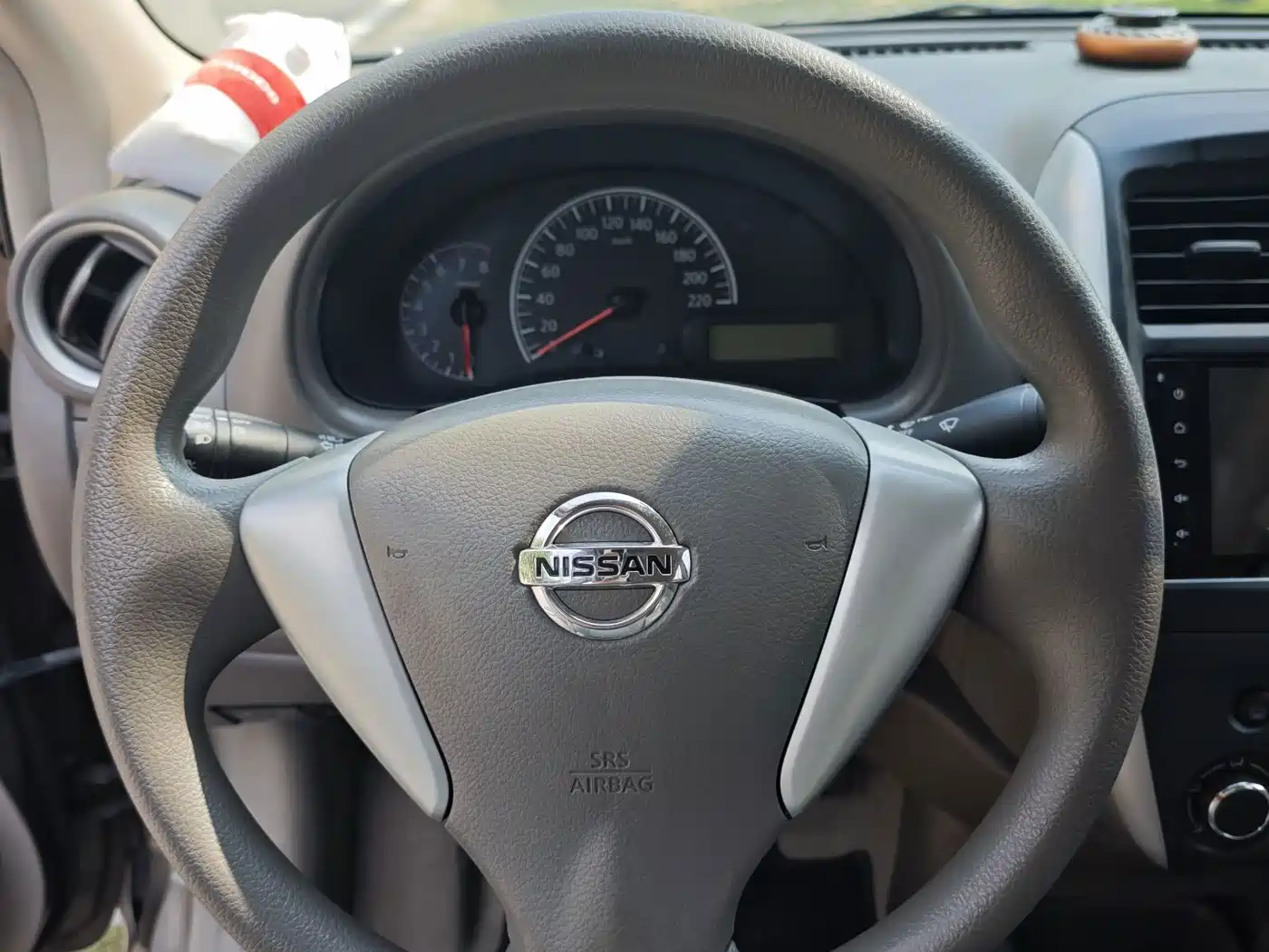 Photo 11 - Nissan Sunny