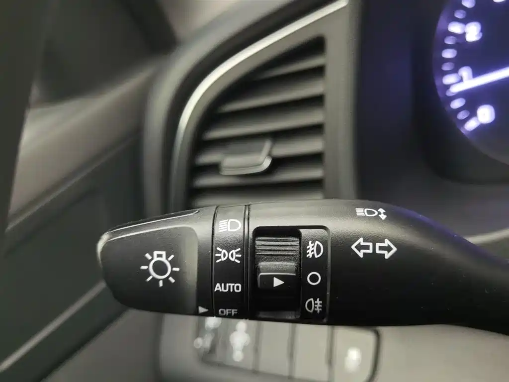 Hyundai Elantra 2016 Model 1.6L Automatic Smart Elite фото 21