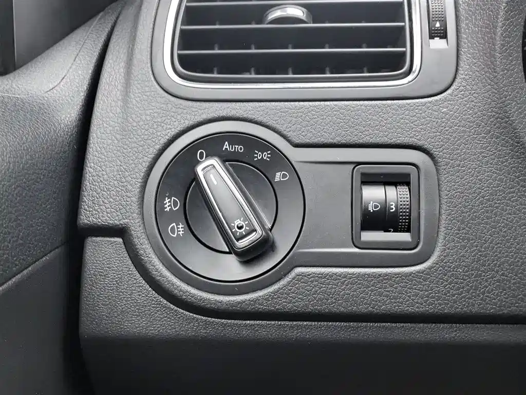 Volkswagen Polo 2018 1.5L Auto Comfort фото 21