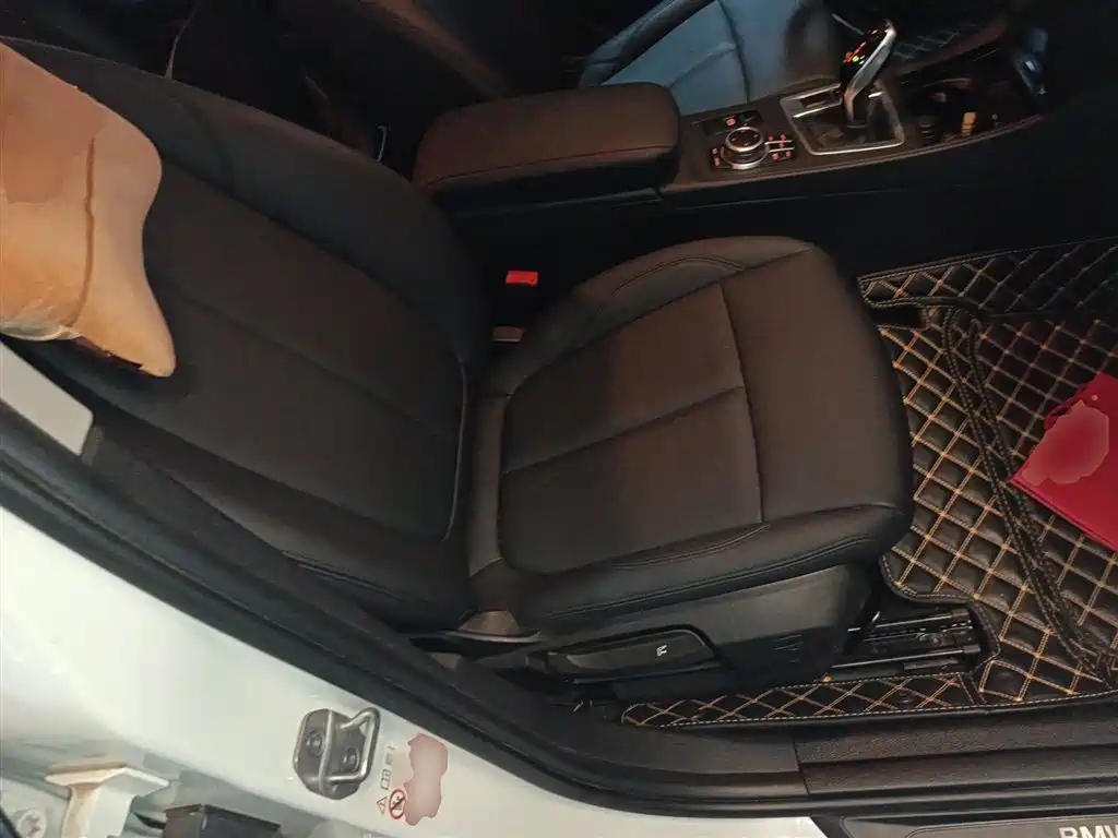 BMW 1 Series 2021 120i M Sport фото 20