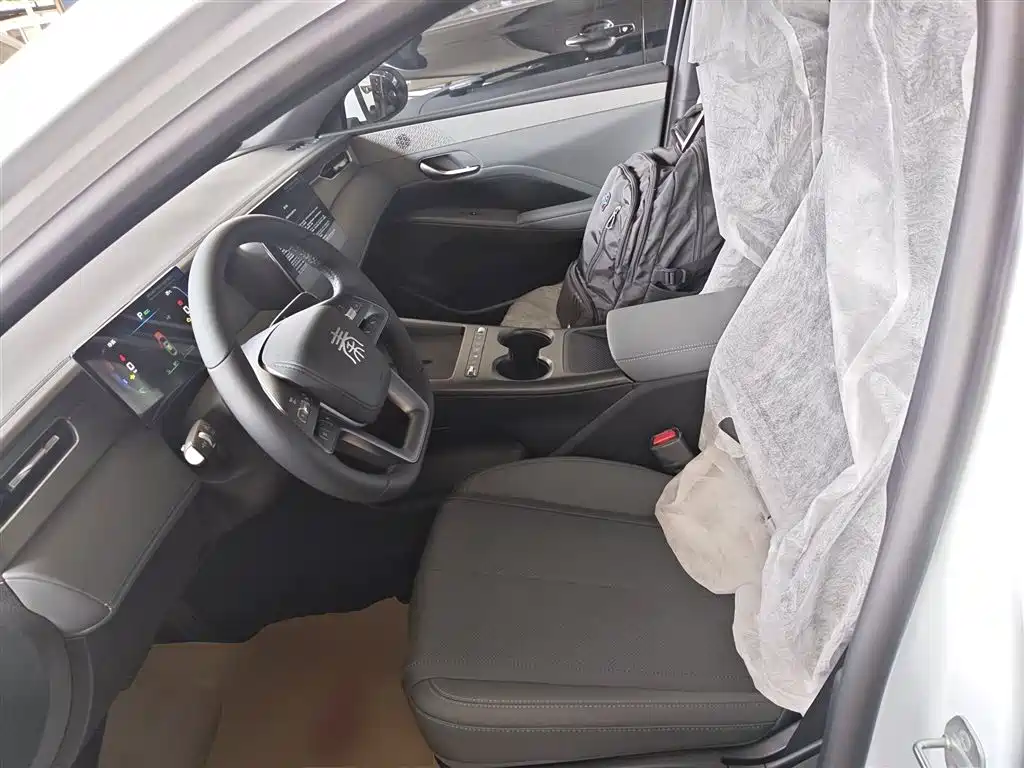 BYD Qin PLUS 2026 DM-i Smart Edition 128KM Progressive фото 15
