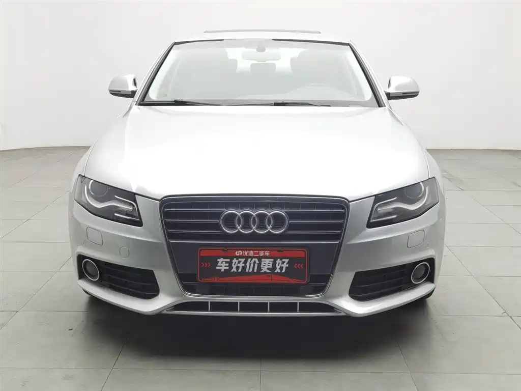 Audi A4L 2010 2.0 TFSI Luxury фото 3