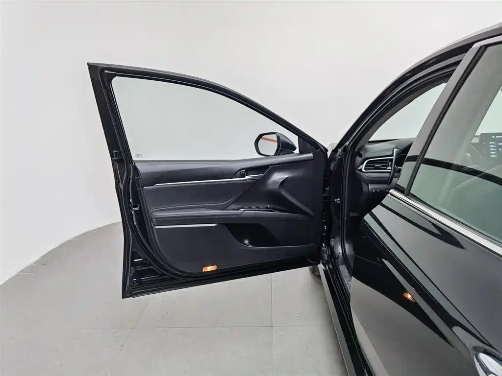 Toyota Camry 2021 2.0G Luxury Edition фото 8