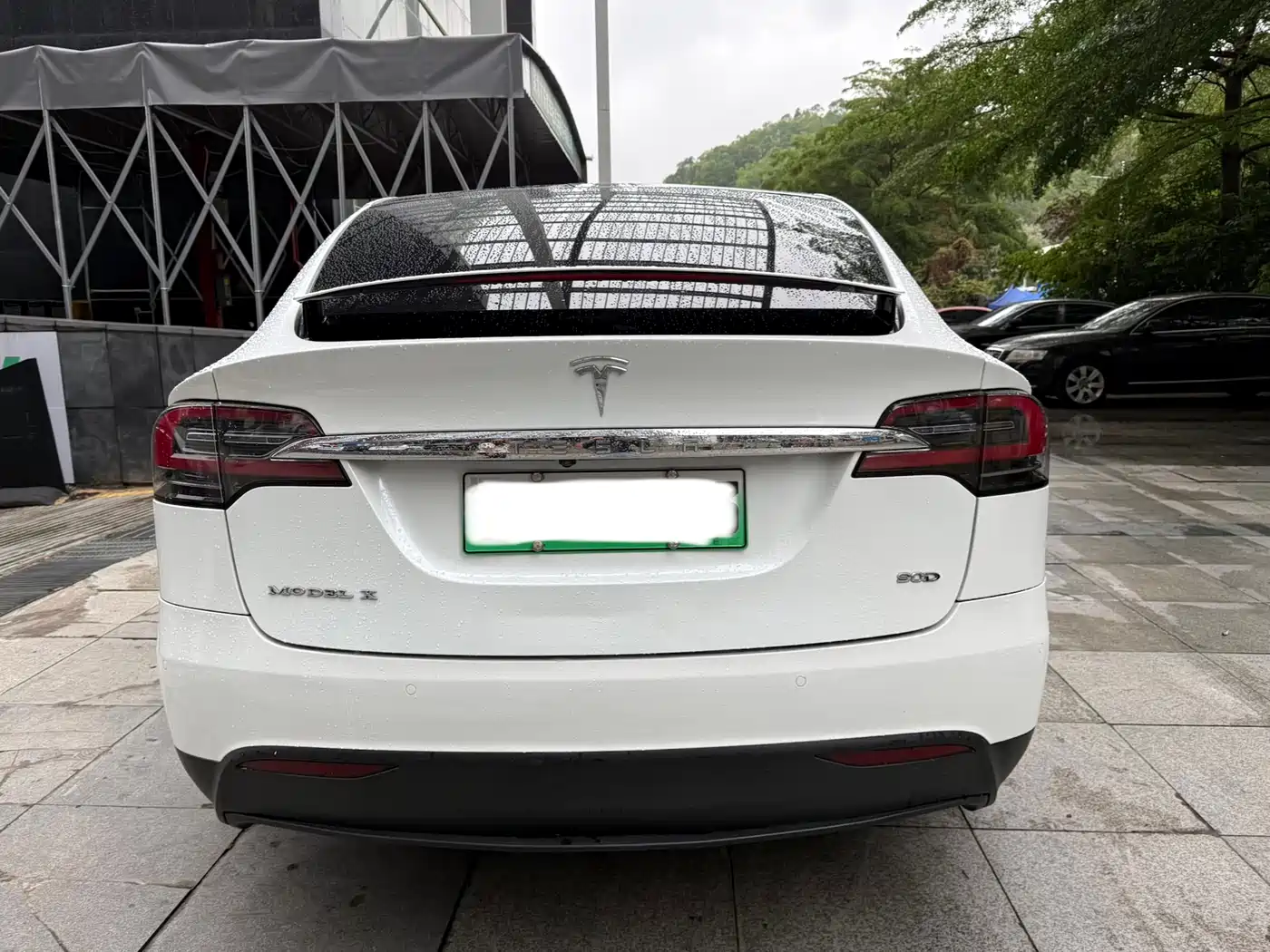 TESLA MODEL X