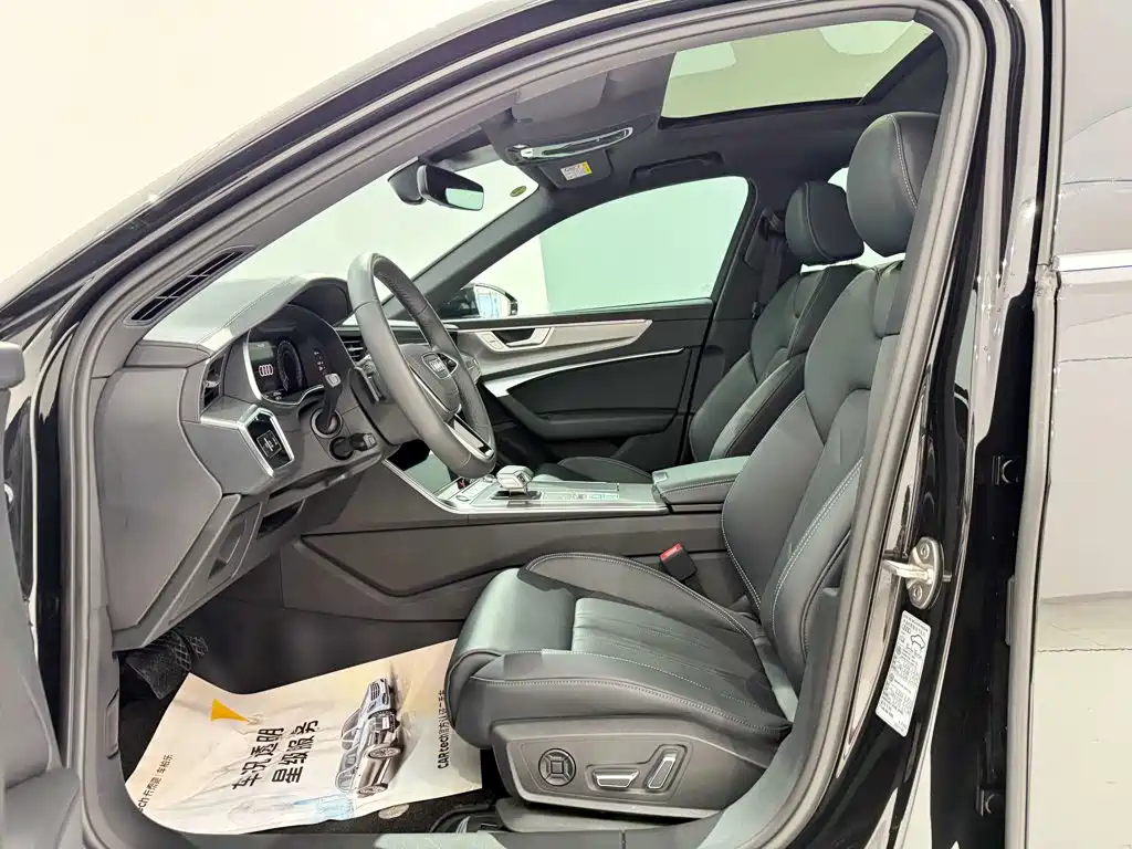 Фото 6 - Audi A6L