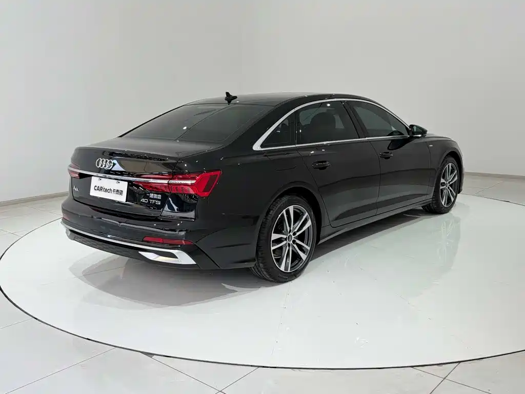 Фото 16 - Audi A6L