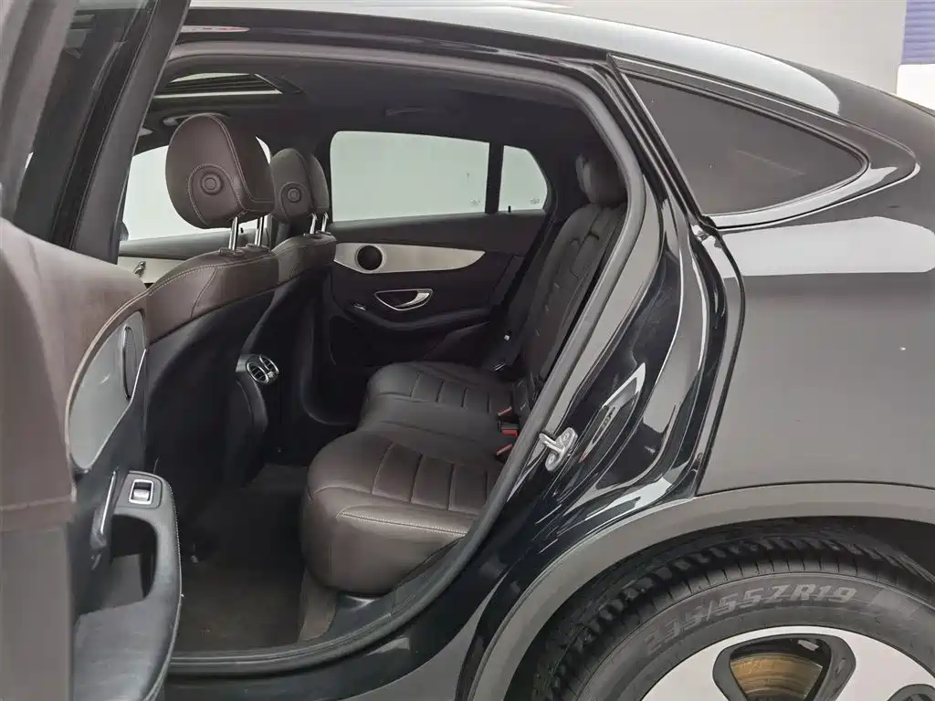 Mercedes-Benz GLC Coupe 2018 GLC 200 4MATIC Coupe SUV фото 15