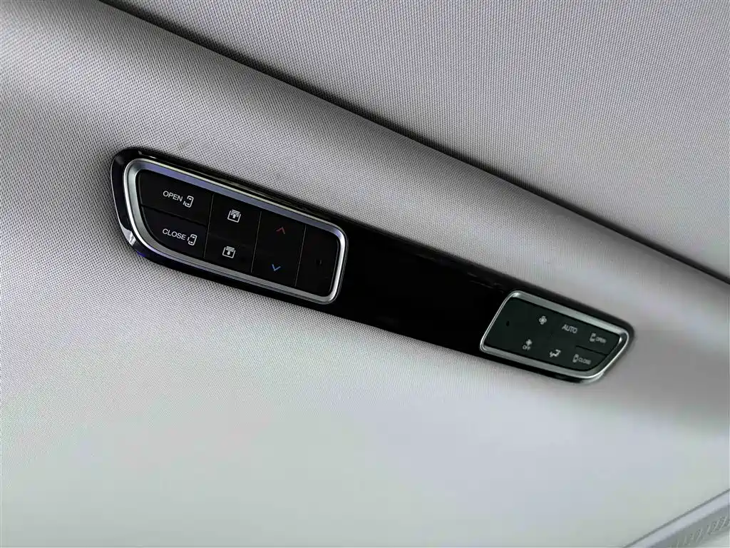 GAC Trumpchi Trumpchi M8 2024 Leadershow Series 390T Premium Edition фото 28