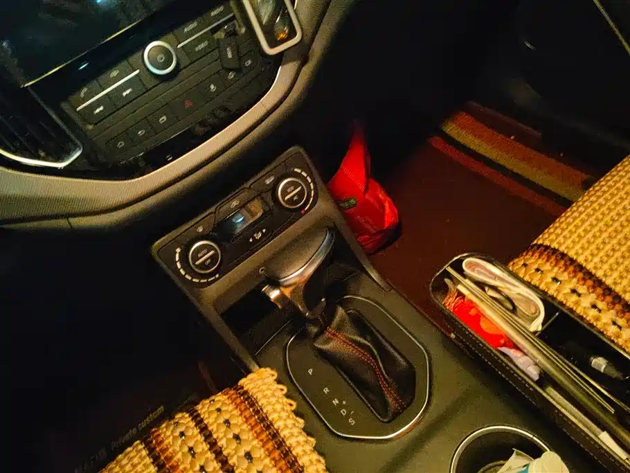 FAW Senya R7 2017 2017 Model 1.6L Automatic Smart