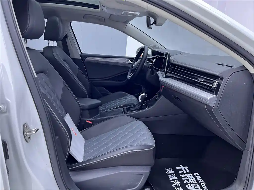 Volkswagen Sagitar 2023 300TSI DSG Surpassing Edition фото 19