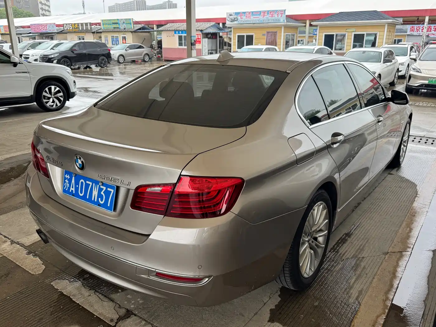 BMW 5 Series 2014 525Li Luxury Design Package фото 2
