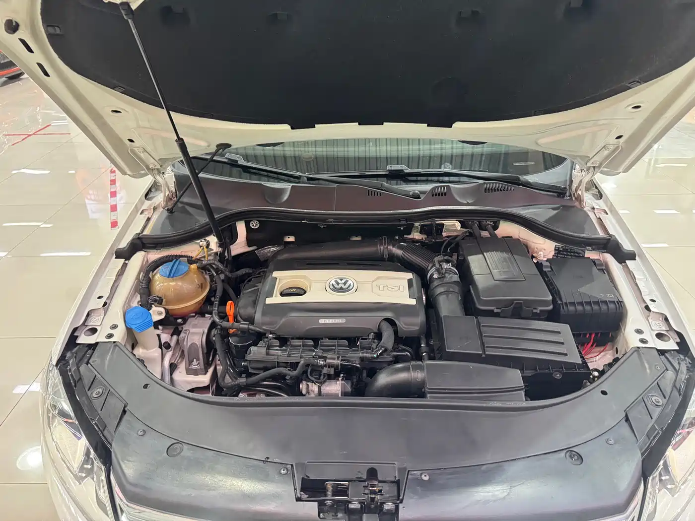 Volkswagen Magotan 2012 Facelift 1.8TSI Luxury фото 20