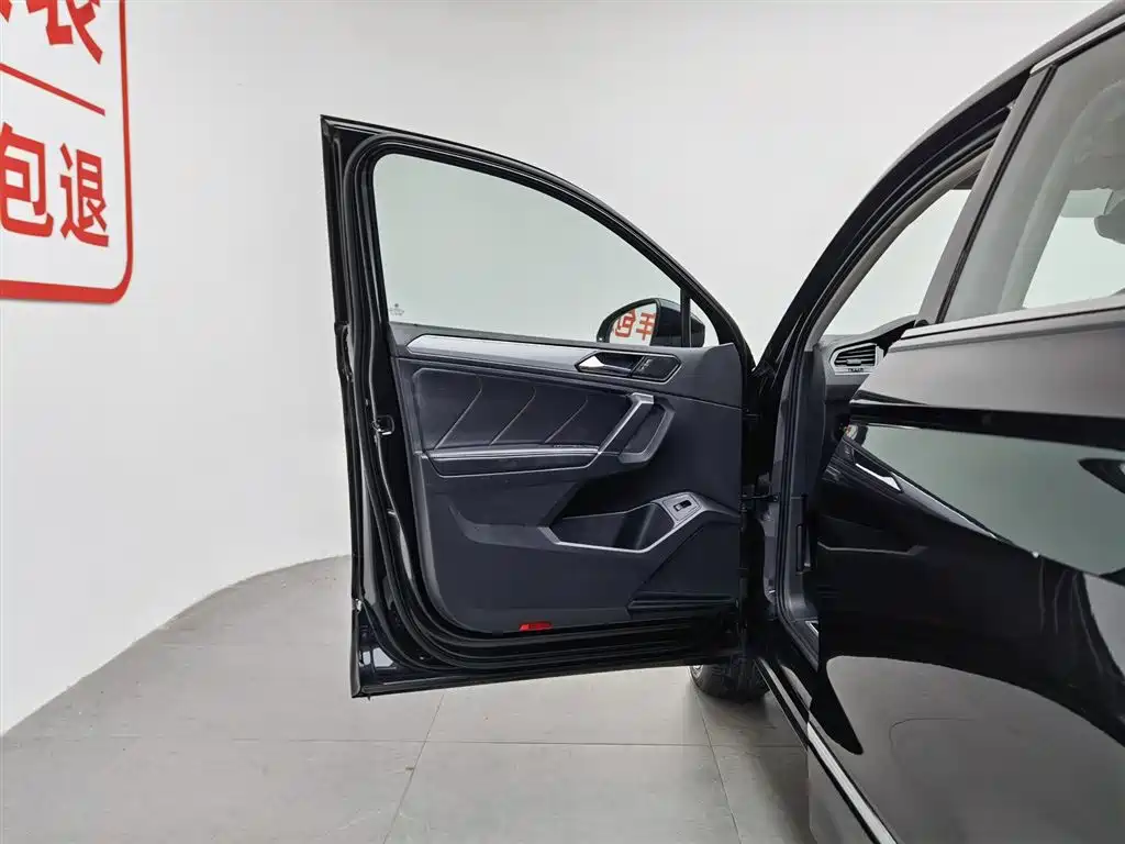 Volkswagen Tiguan X 2021 330TSI 2WD Prestige Flagship фото 8