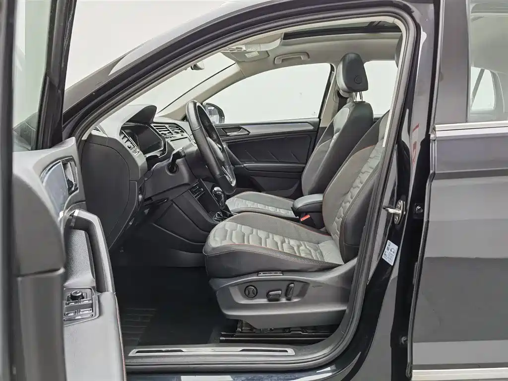Volkswagen Tiguan X 2021 330TSI 2WD Prestige Flagship фото 10