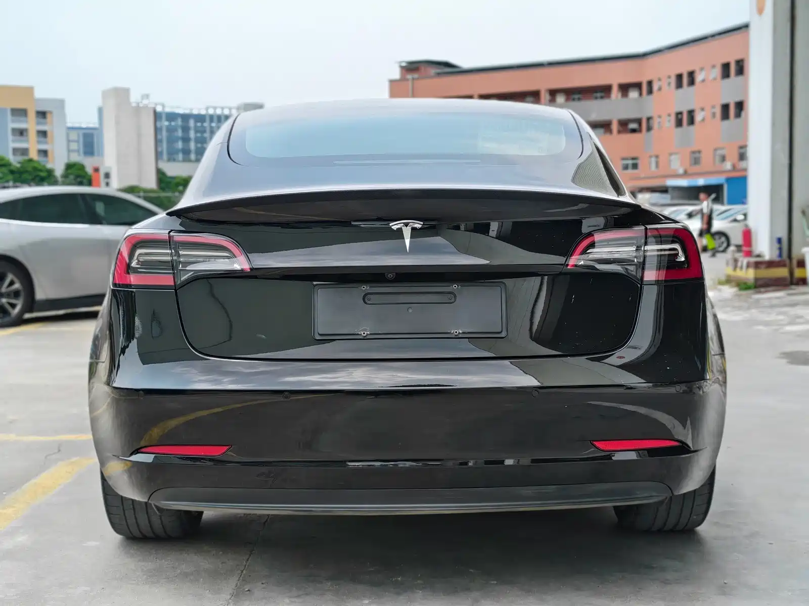 Фото 5 - Tesla Model 3