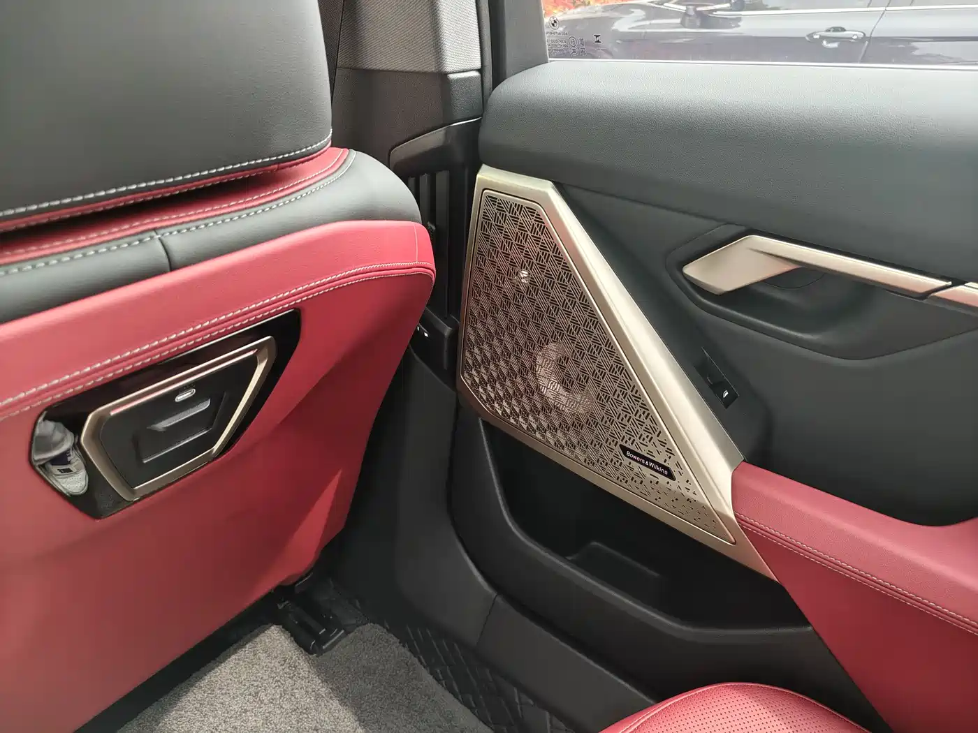 BMW 5 Series 2025 530Li Premium M Sport Package фото 23