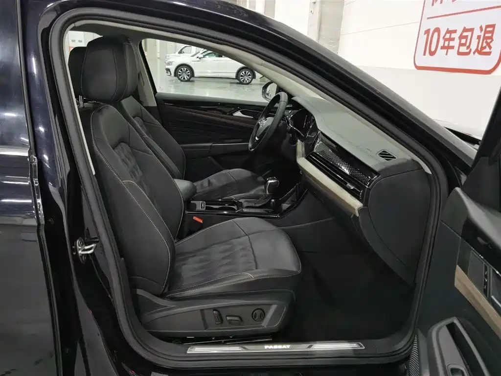 Volkswagen Passat 2020 330TSI Luxury Edition China VI фото 23