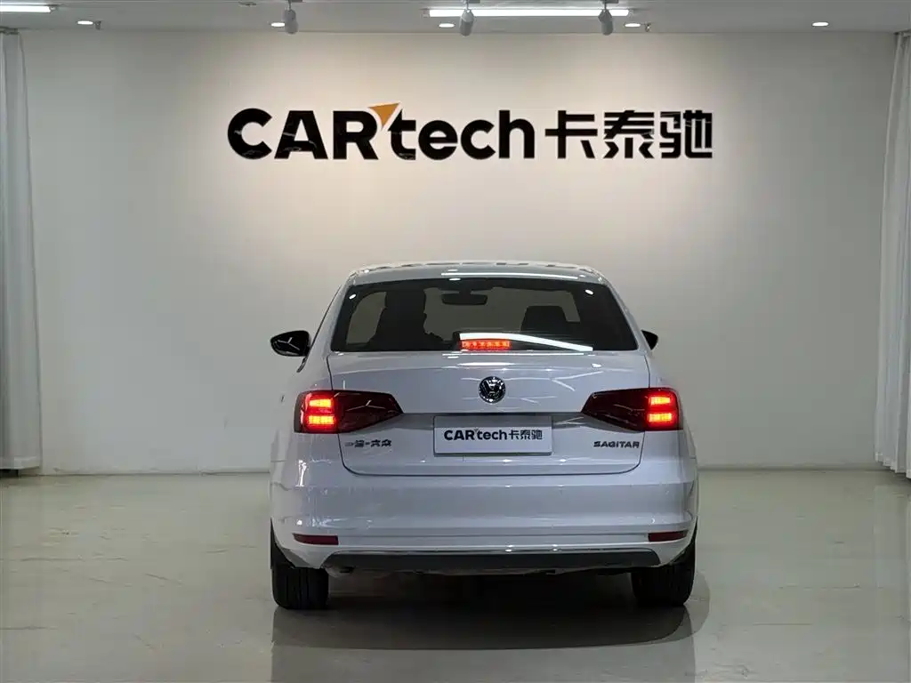 Volkswagen Sagitar 2018 1.6L Automatic Comfort фото 5