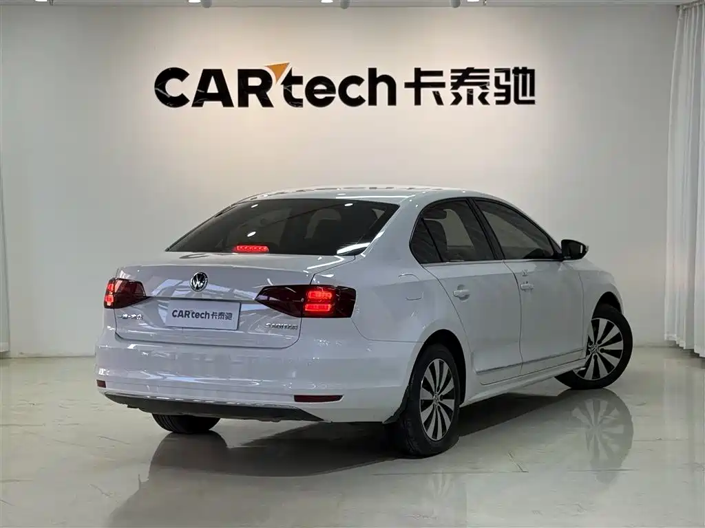Volkswagen Sagitar 2018 1.6L Automatic Comfort фото 22