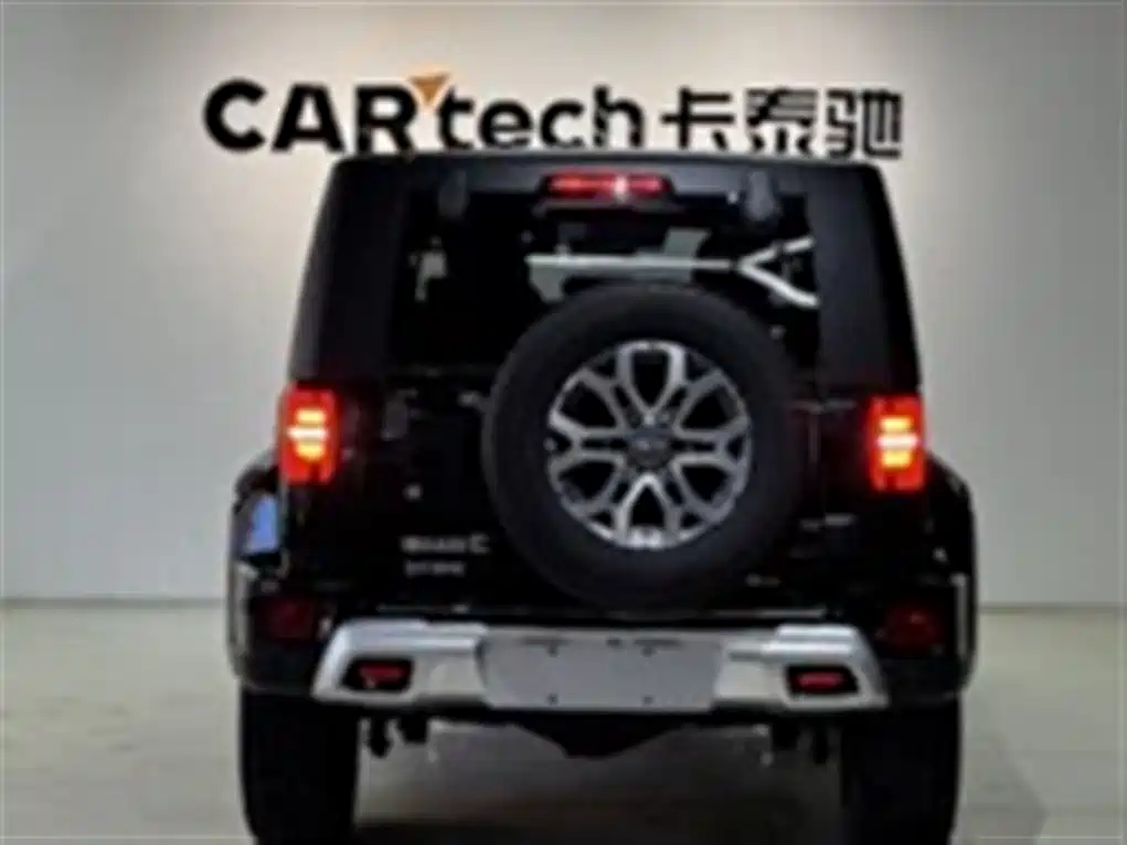 BAIC ORV Beijing Offroad BJ40 2023 2.0T Auto 4WD Urban Hunter Knight Edition фото 6