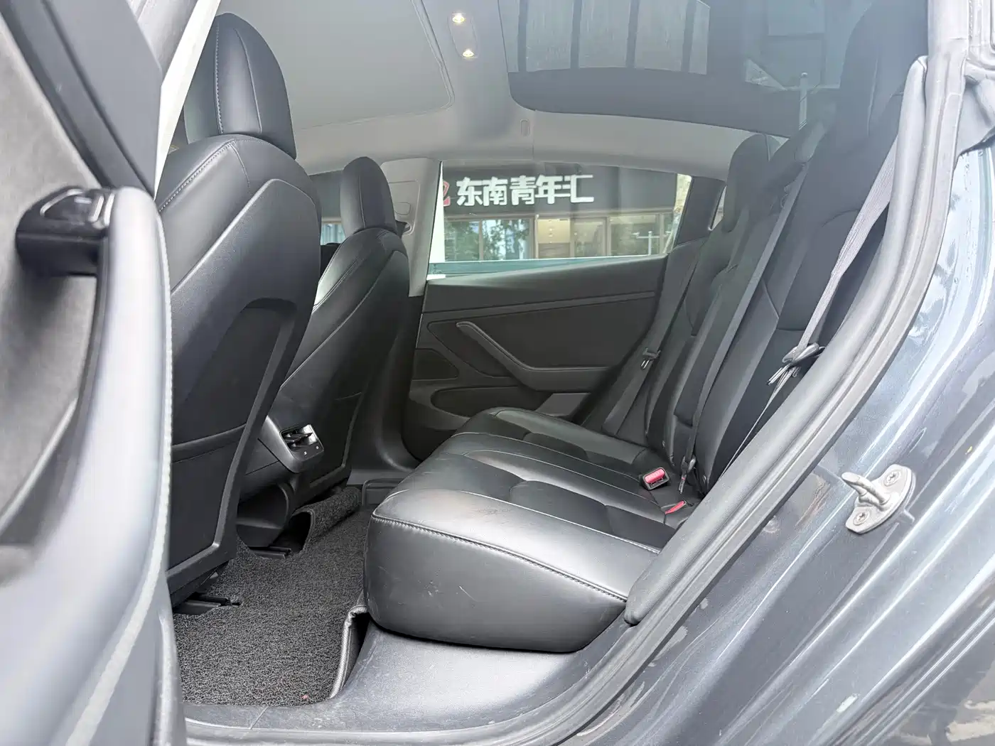 Фото 6 - Tesla Model 3