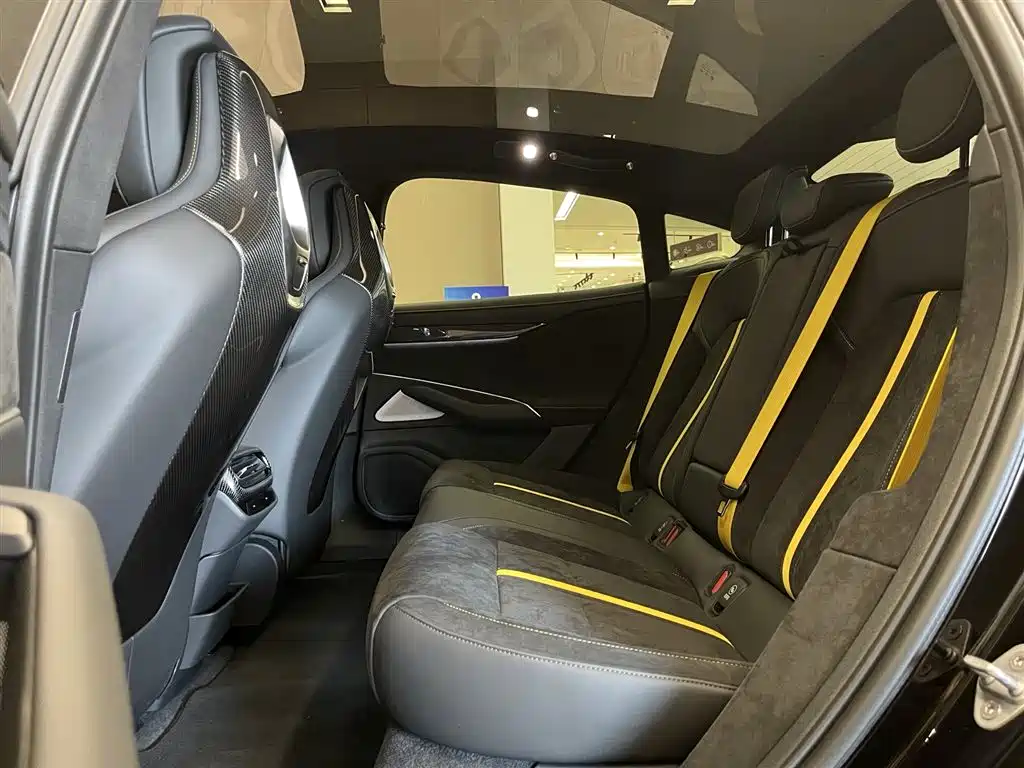 XIAOMI CAR XIAOMI SU7 ULTRA