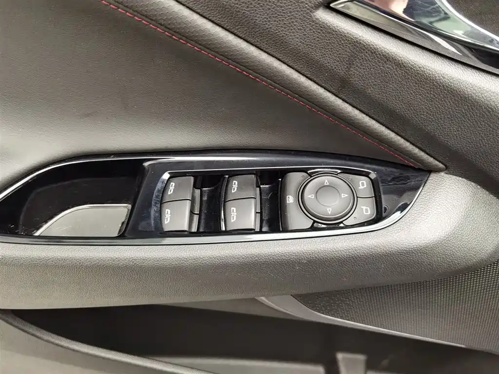 Chevrolet Volando 2018 Redline 530T Auto Premium Edition (5+2 seater) China V фото 9