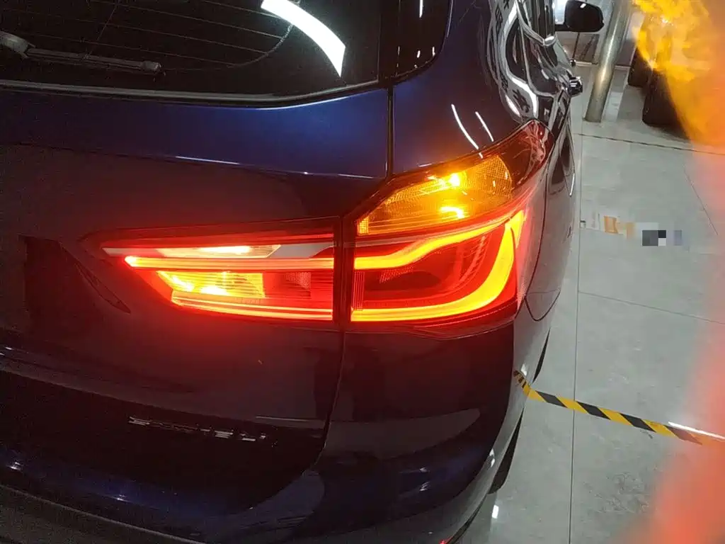 BMW X1 2018 sDrive18Li Premium Model фото 8