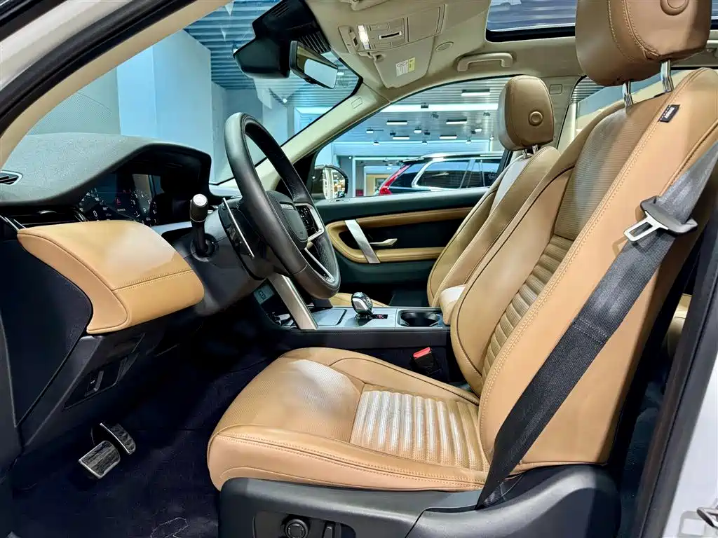 Land Rover Discovery Sport 2024 Luxury Custom Edition фото 17