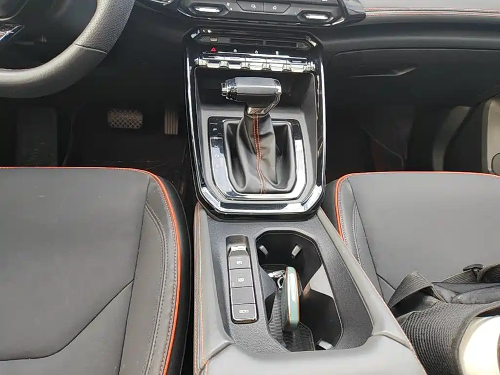 Фото 14 - Baojun RS-3