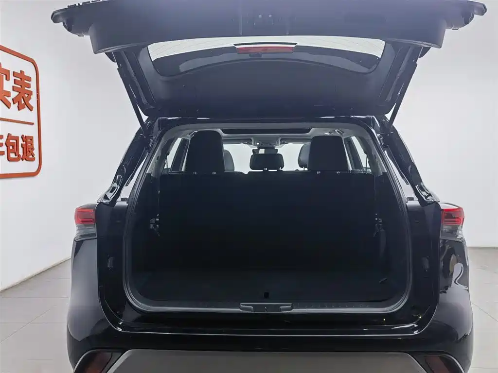 Toyota Highlander 2024 2.5L Smart Hybrid 4WD Luxury 7-seater фото 16
