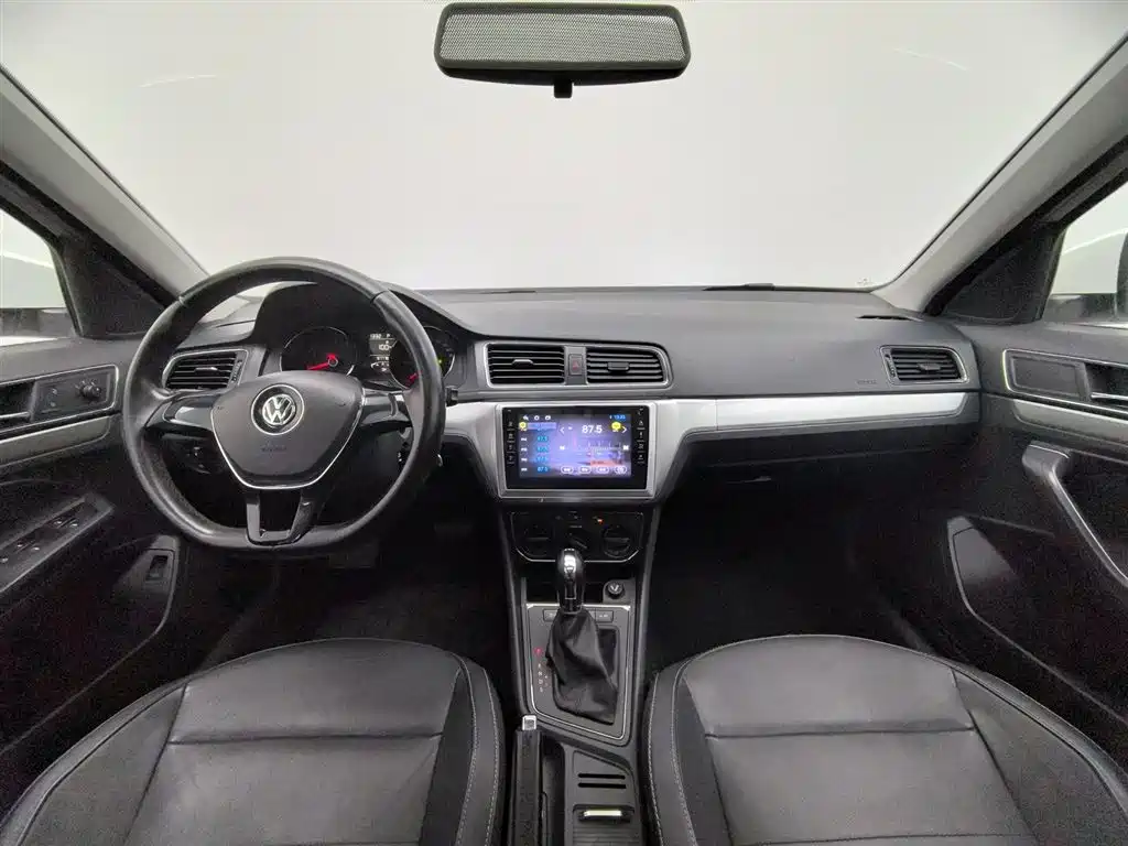 Volkswagen Lavida 2015 230TSI DSG Comfort Edition фото 5