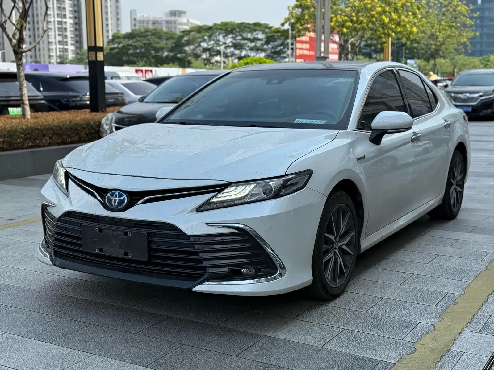 Фото 1 - Toyota Camry