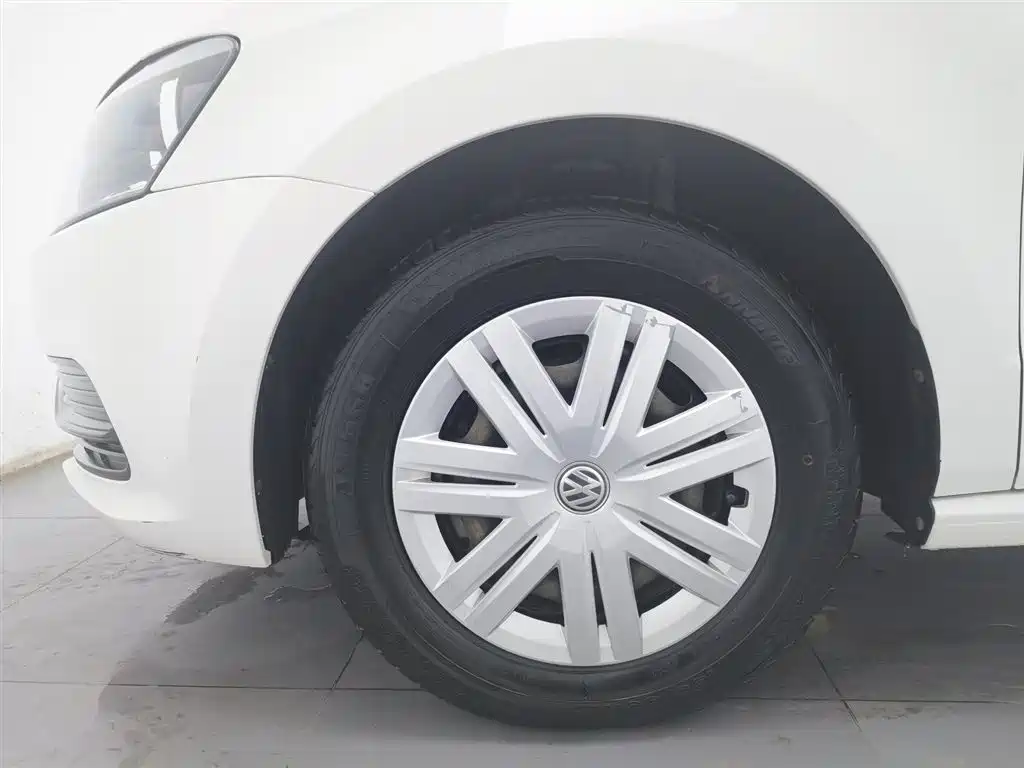 Volkswagen Polo 2018 1.5L Manual Safe Drive фото 17