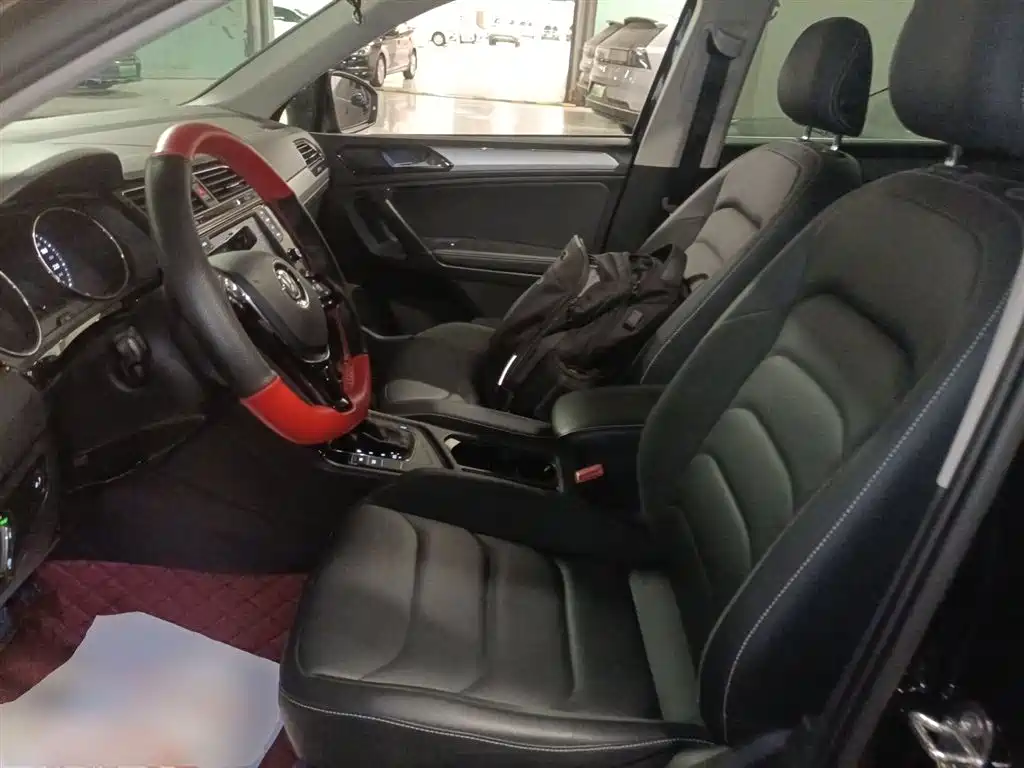 Volkswagen Tiguan L 2018 Facelift 330TSI Automatic 2WD Luxury Edition фото 22