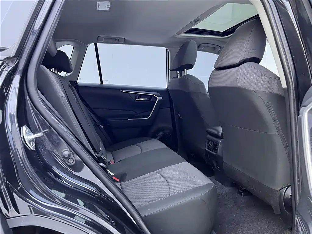 Toyota RAV4 Rongfang 2022 2.0L CVT 2WD Trend Edition фото 18