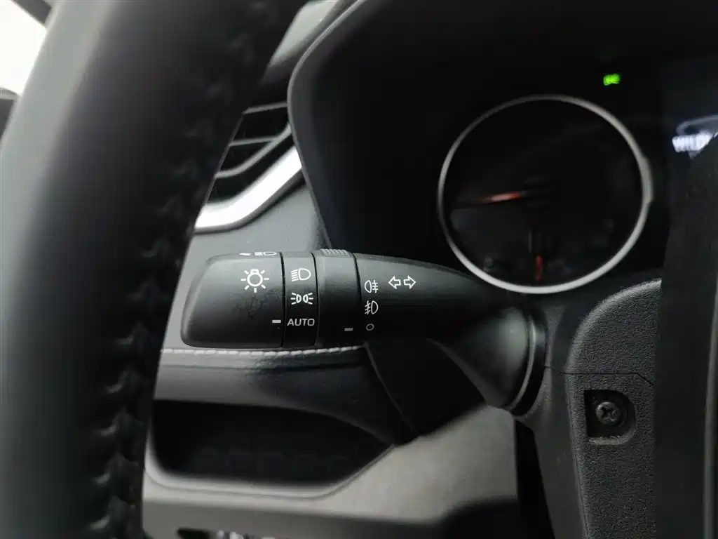 Toyota Wildlander 2023 2.0L CVT FWD Urban фото 21