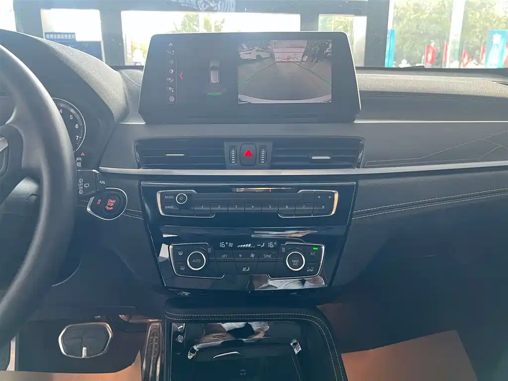 BMW X2 2023 xDrive 25i Radiance Edition фото 25