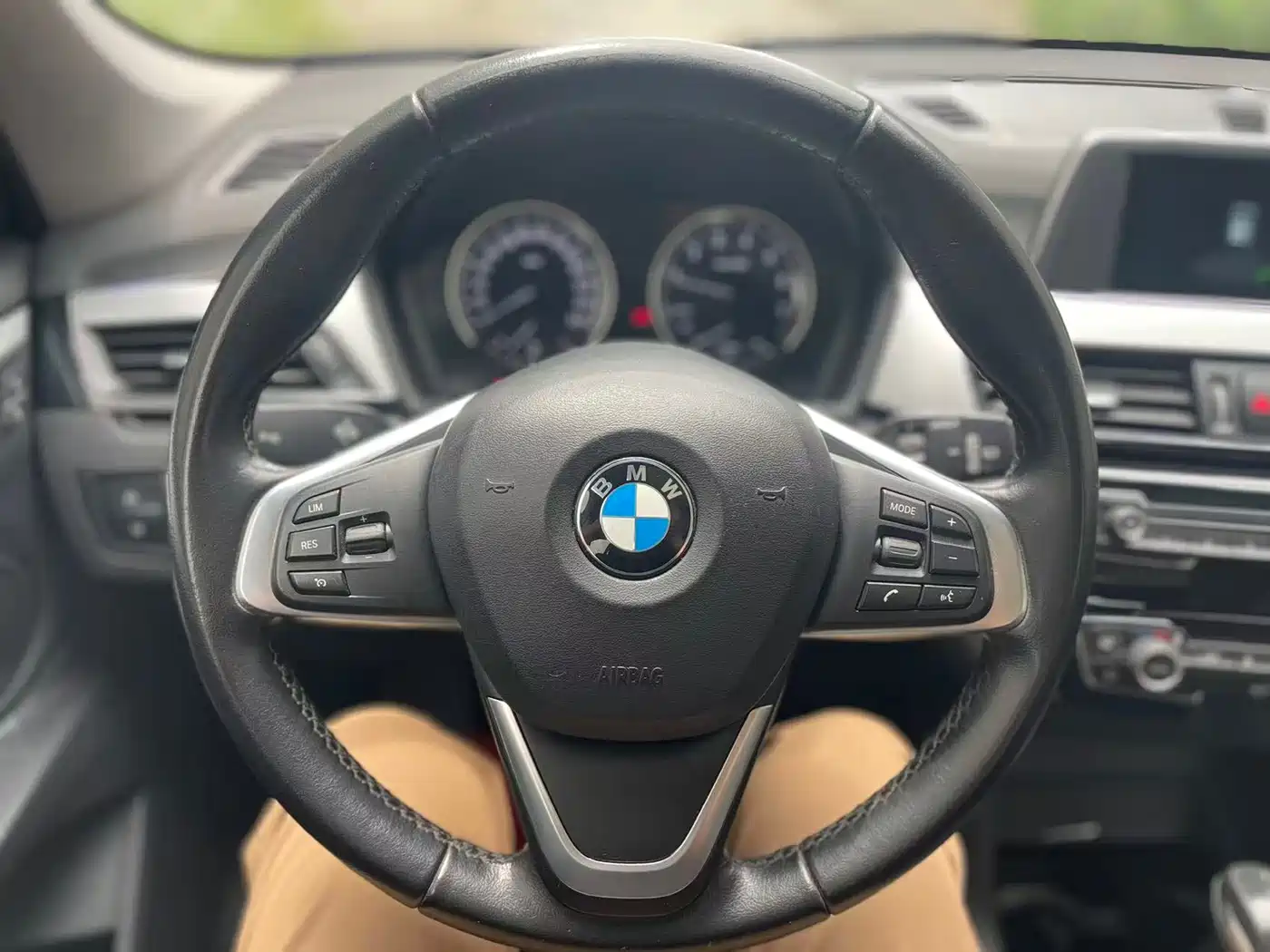 BMW X1 2018 sDrive18Li Fashion Model фото 18