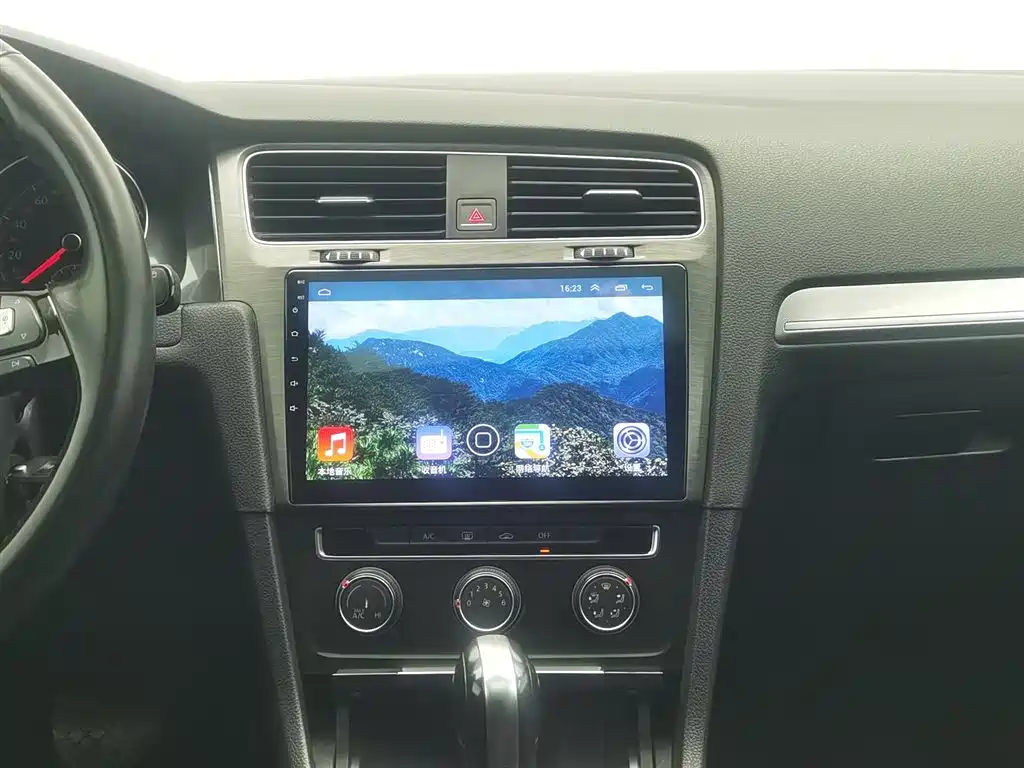 Volkswagen Golf 2018 1.6L Automatic Comfort фото 12