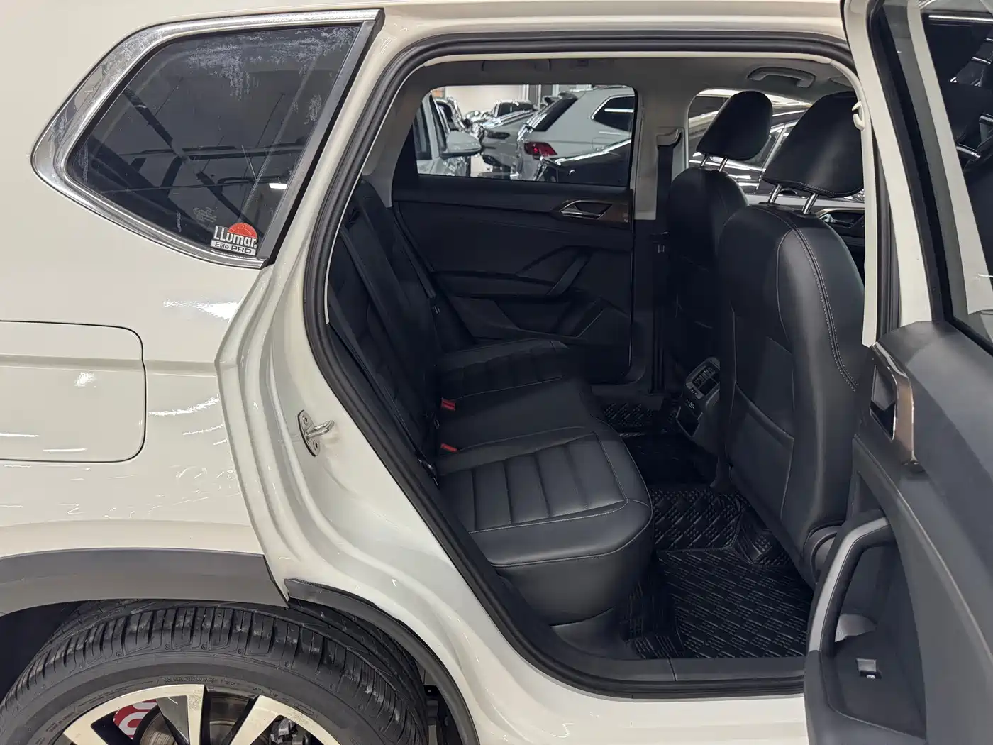 Volkswagen Tharu 2022 280TSI FWD Luxury Edition фото 12
