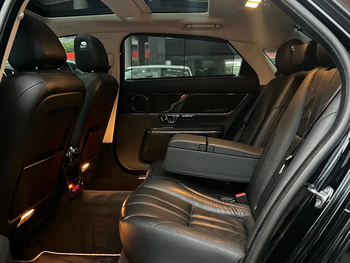 Jaguar XJ 2019 2018 XJL 3.0 SC 2WD Elegant Business Edition