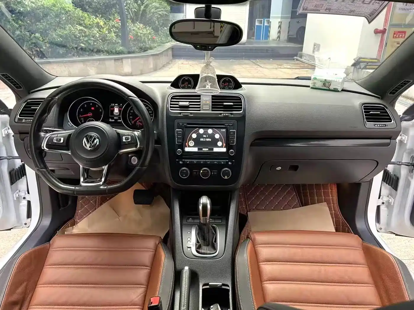 Volkswagen Scirocco 2015 2.0TSI Luxury Edition фото 7