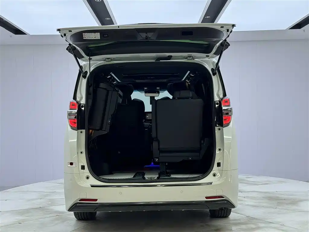Toyota Vellfire 2021 Crown Hybrid 2.5L HV Premium Edition фото 27