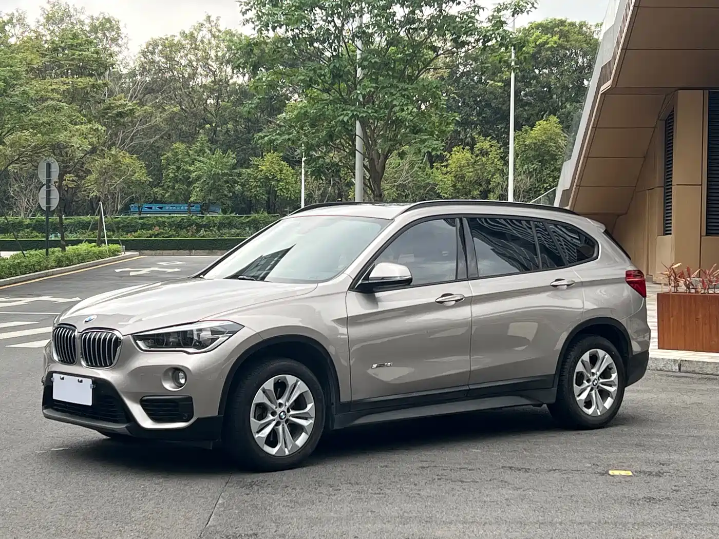 BMW X1 2016 sDrive18Li Premium Model