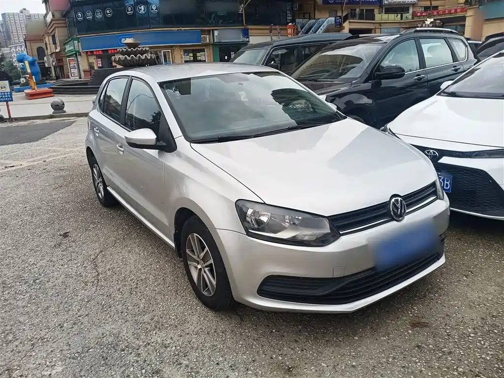 Volkswagen Polo 2016 1.4L Automatic Trend фото 4