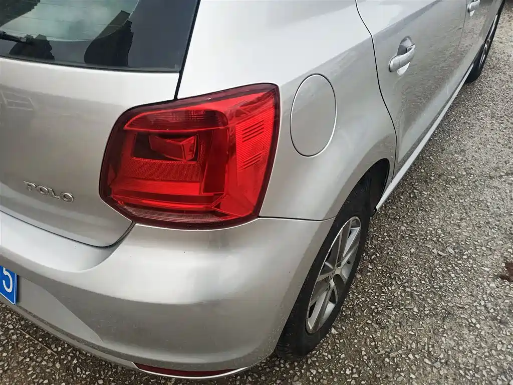 Volkswagen Polo 2016 1.4L Automatic Trend фото 8