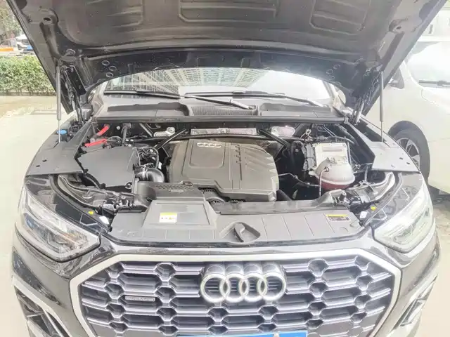 Audi Q5L 2023 40T Fashion Dynamic — фото 3