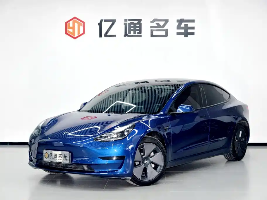 Фото 1 - Tesla Model 3